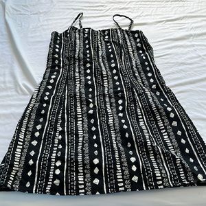Black and white patterned Forever 21 dress, size M